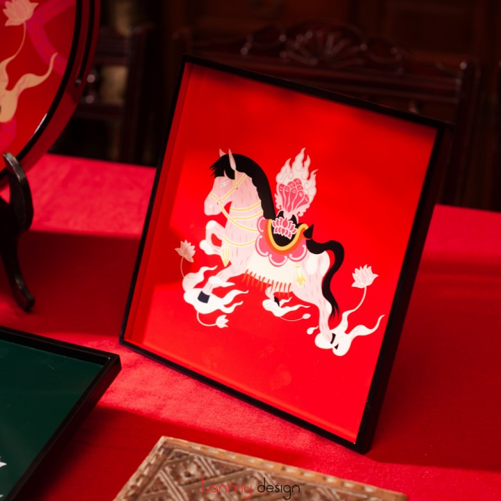 Khay sơn mài vuông ngựa nền đỏ KT 25.5cm